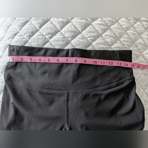 Lululemon Base Pace Ribbed High-Rise Short 6", Black, Size 10 - Picture 8 of 10